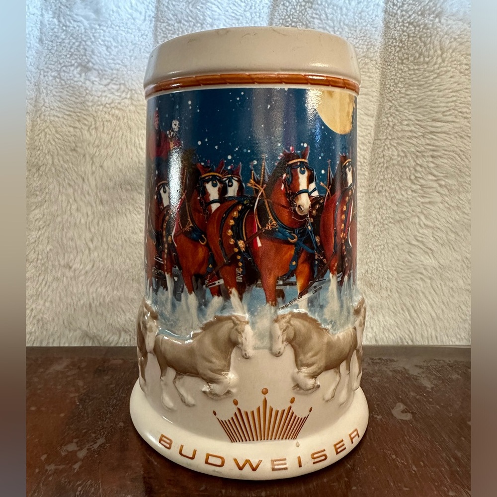 2005 holiday Budweiser stein mug